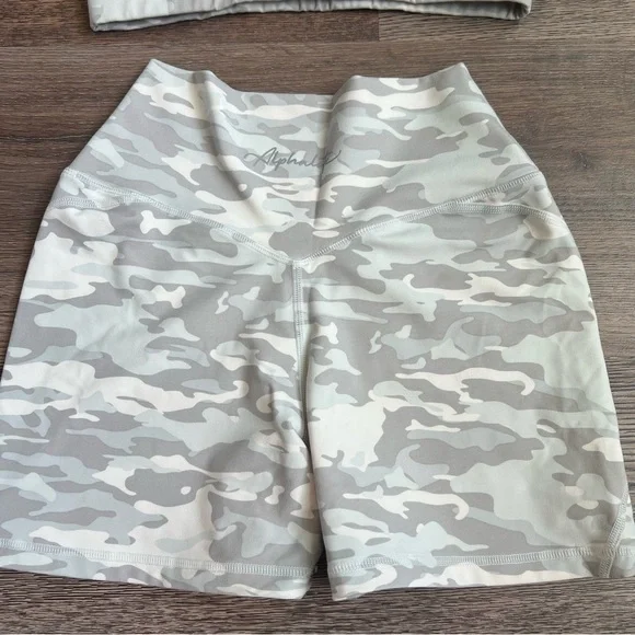 Alphalete Camo Sports Bra and Shorts Set - Picture 7 of 8